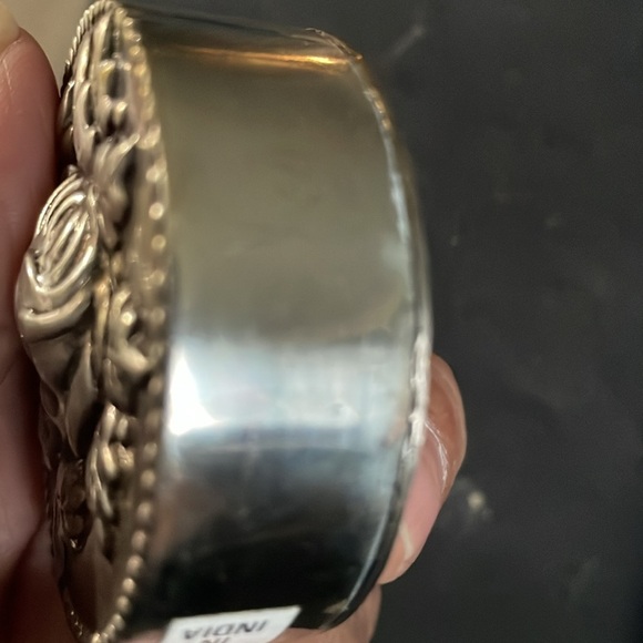 Vintage seamstress measure tape rose design silvertone - Picture 2 of 6